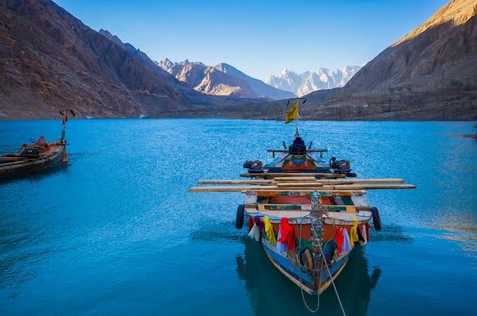 From Peaks to Prosperity: How Tourism Boosts Pakistan’s Economy